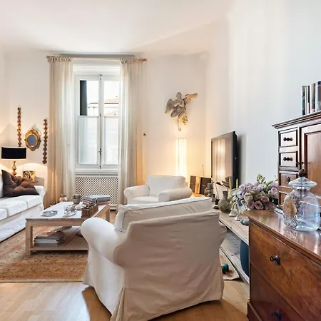 Refined And Classic In Cadorna Apartment *